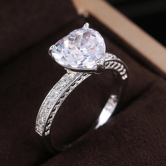 925 STERLING SILVER HEART RING - Picture 2 of 4